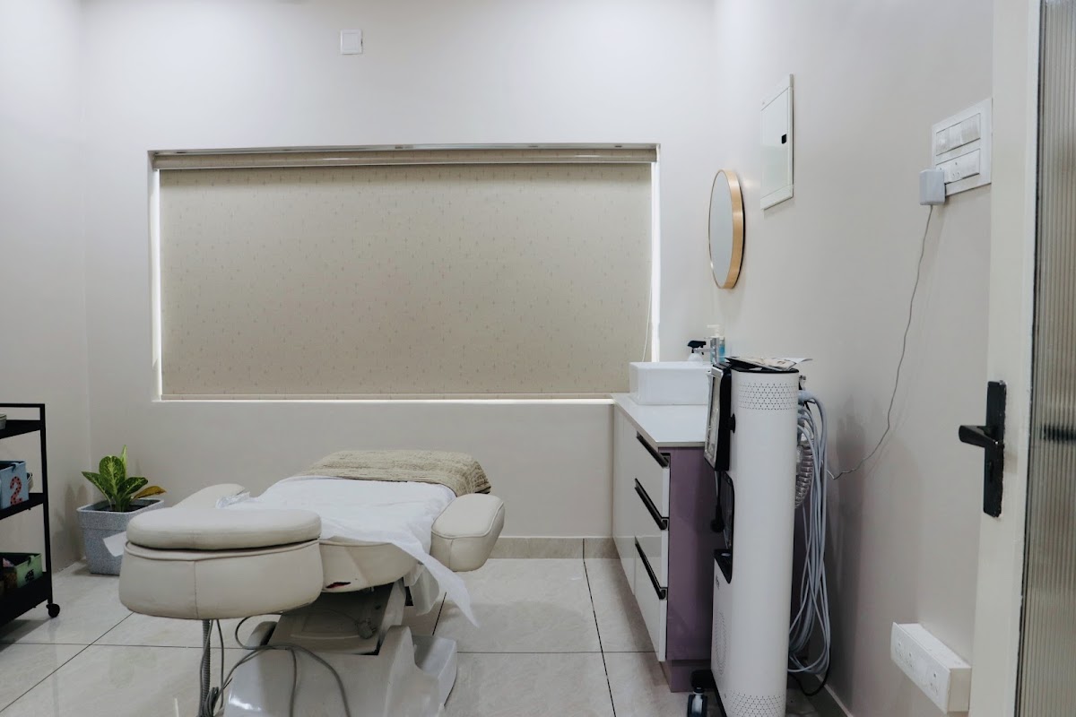 Navya's Skinlogix Clinic Interior 6